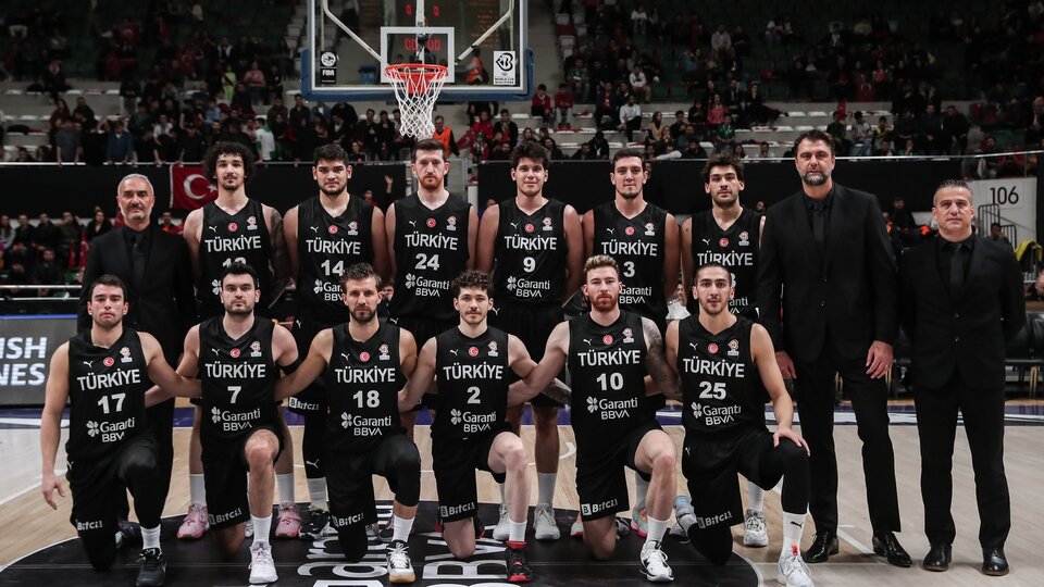 12 Dev Adam galibiyetle noktaladı