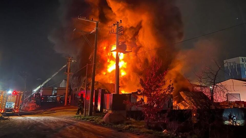 Gebze'deki fabrika yangını söndürüldü