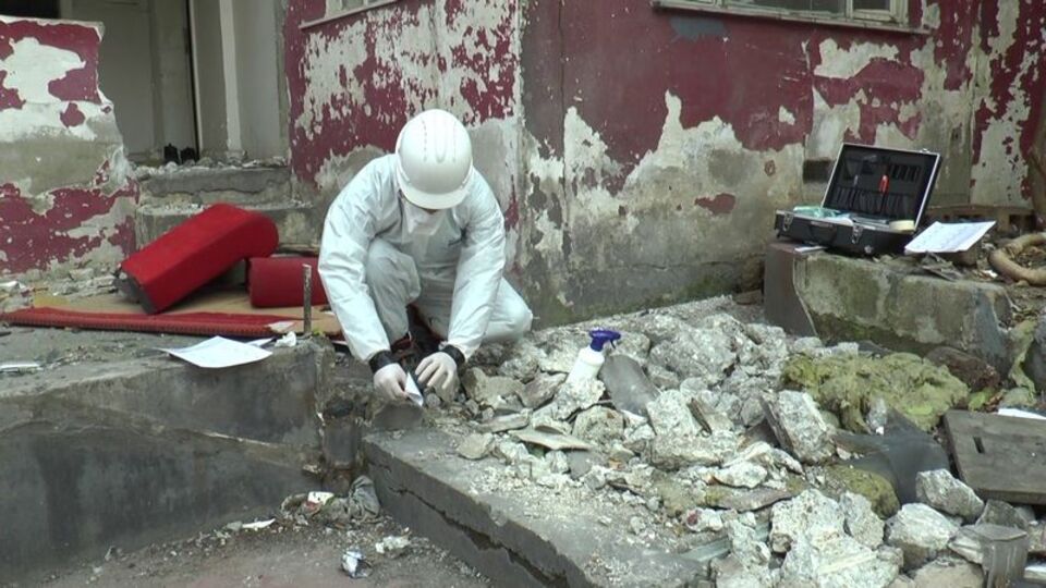 Kartal'da yıkım kararı alınan yapılarda "asbest" çıktı