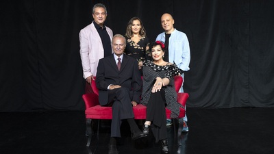 Tiyatro Ak'la Kara'dan oyuncak bağışı