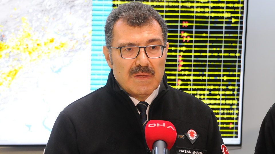 "Her 30 saniyede 1 deprem görüyoruz"