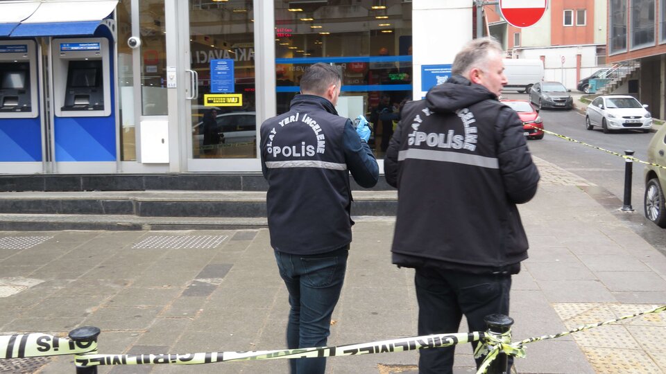 İstanbul'da oyuncak silahla banka soygunu