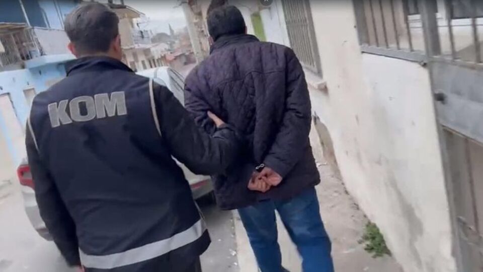 Emeklileri hedef alan tefecilere operasyon: 9 gözaltı