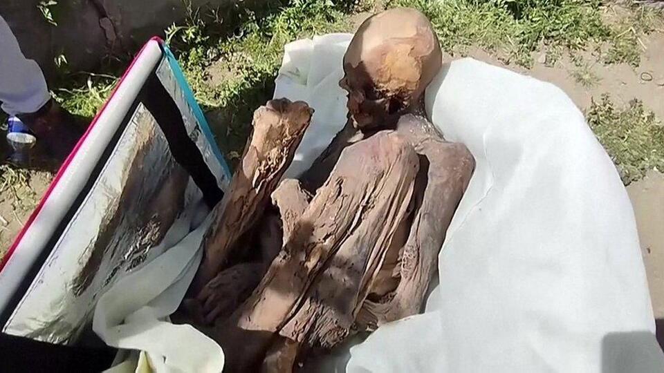 Peru'da kuryenin yanındaki kutuda mumya bulundu