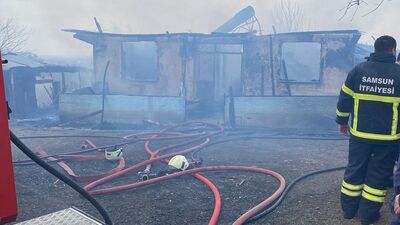 Yanan ev kullanılamaz hale geldi