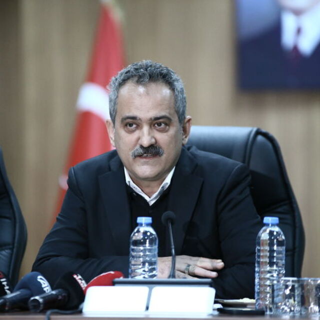 10 ilden 202 bin 817 öğrencinin nakil işlemi gerçekleştirildi