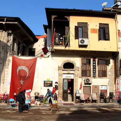 Hatay'da enkazlar arasında nostalji: Keşke burada olsaydın...