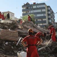 Depremzedelere 15 bin TL yardım!