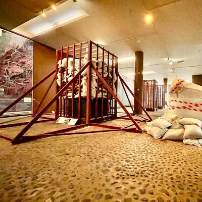 Şuppiluliuma heykeline çelik kafesli kum torbalı koruma