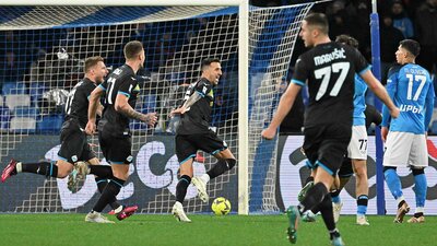 Napoli'nin serisini Lazio bitirdi!