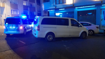 Bayrampaşa'da minibüs refüje çarptı: 1 ölü