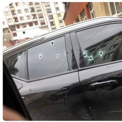 Kağıthane'de silahlı saldırı! Mermiler evlere isabet etti