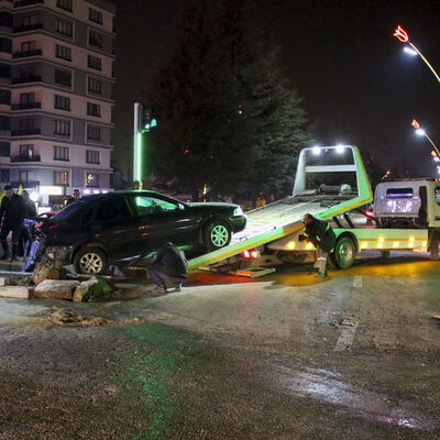 3 otomobilin karıştığı kazada 5 yaralı