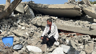 90 bin kitabı vardı! 30 yıllık emeği depremde yok oldu