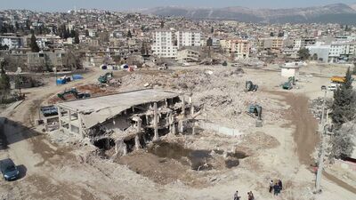 Pırlanta Apartmanı enkazı kaldırıldı; 13 kişiye ulaşılamadı