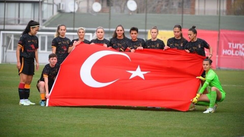 Galatasaray, Konak'ı farklı geçti!