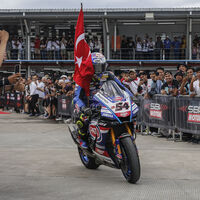 Toprak'tan bir birincilik, bir podyum