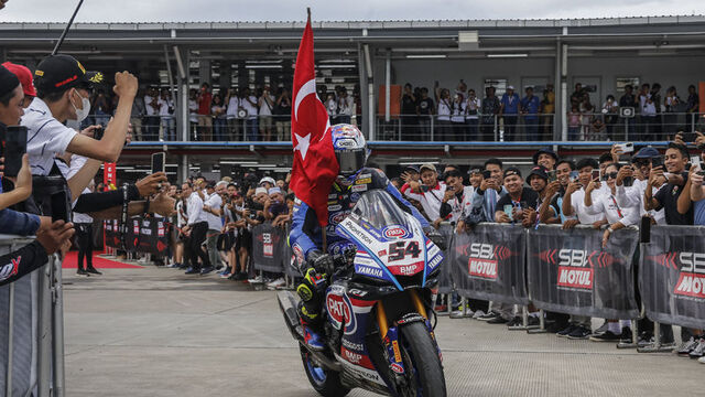 Toprak'tan bir birincilik, bir podyum