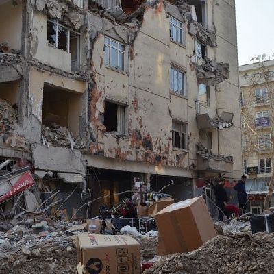 Evinde yardım malzemeleri çıkan emniyet müdürü açığa alındı!