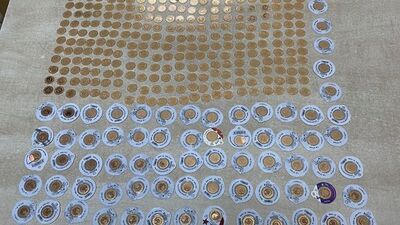 Kendisini polis olarak tanıtıp, altınlarını dolandırdı