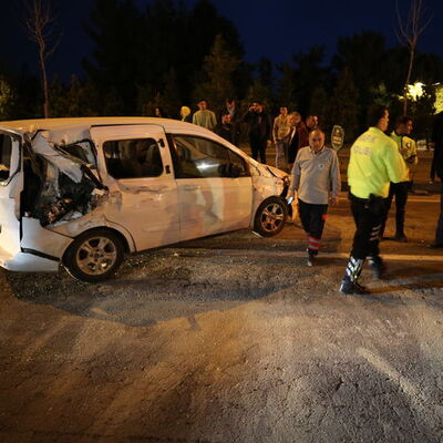 Freni boşalan kamyon 6 araca çarptı: 7 yaralı