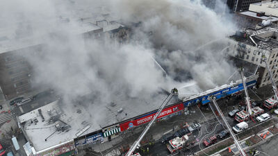 New York'ta süper markette yangın: Yaralılar var