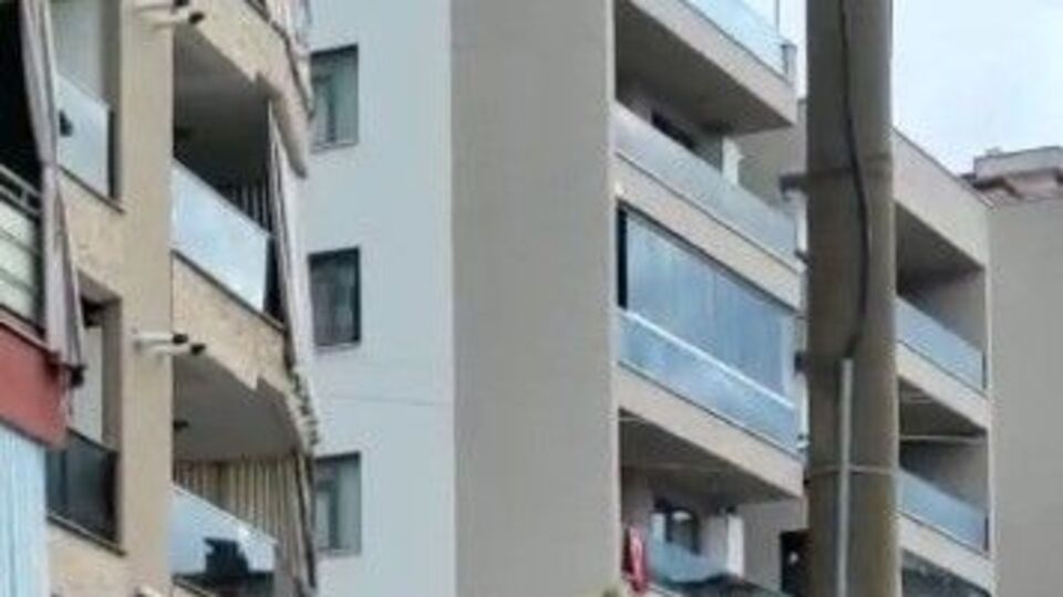 Balkondan düşen kadın öldü!