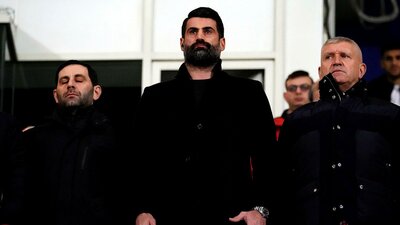 Volkan Demirel tribünde