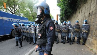 İtalya'da bıçaklı soygun girişimi: 6 yaralı