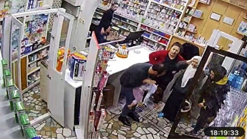 Saniye saniye kamerada! Boğulmak üzereydi...