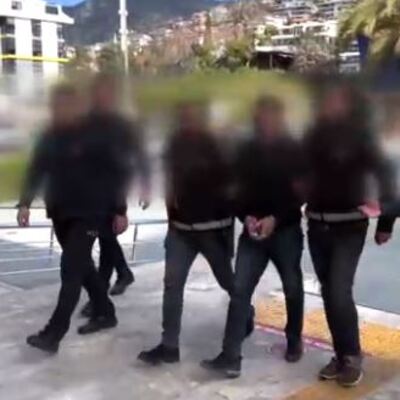 Ev arkadaşıydılar! Satırlı vahşet!