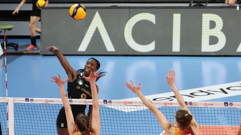 VakıfBank Kupa Voley'de yarı finalde