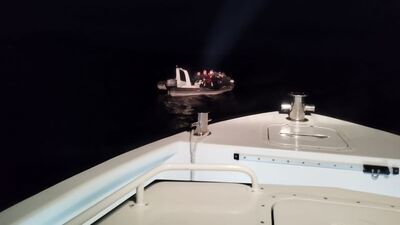 İzmir açıklarında 80 göçmen kurtarıldı