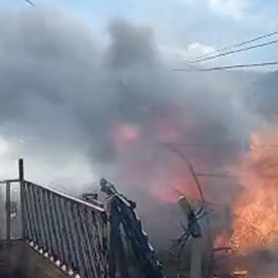 Deprem bölgesinde fırtına yangına yol açtı!