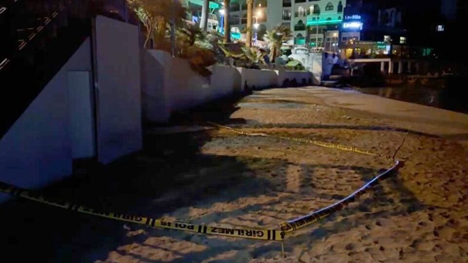 Kuşadası'nda plajda silahlı saldırı: 1 ölü