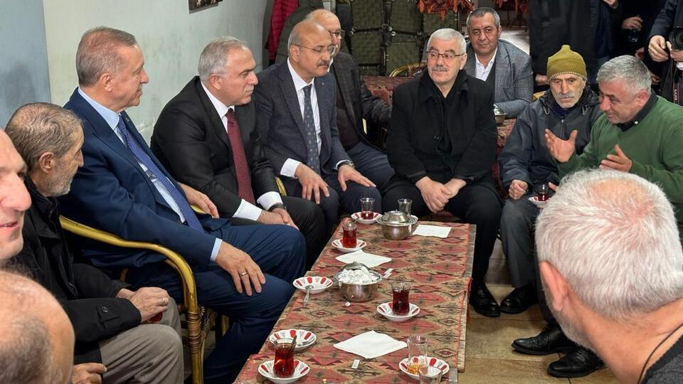 Cumhurbaşkanı Erdoğan'dan esnaf ziyareti