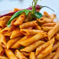 Makarna deyip geçmeyin! Pişirirken sağlığınızı tehlikeye atmayın!