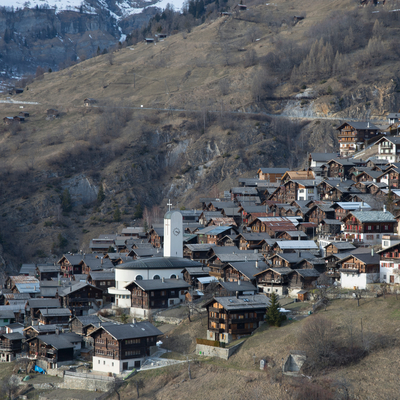 Bu köye taşınana 75 bin dolar!