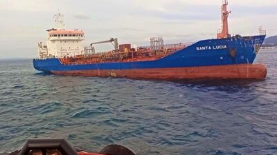 Çanakkale Boğazı'nda arızalanan gemi demirletildi