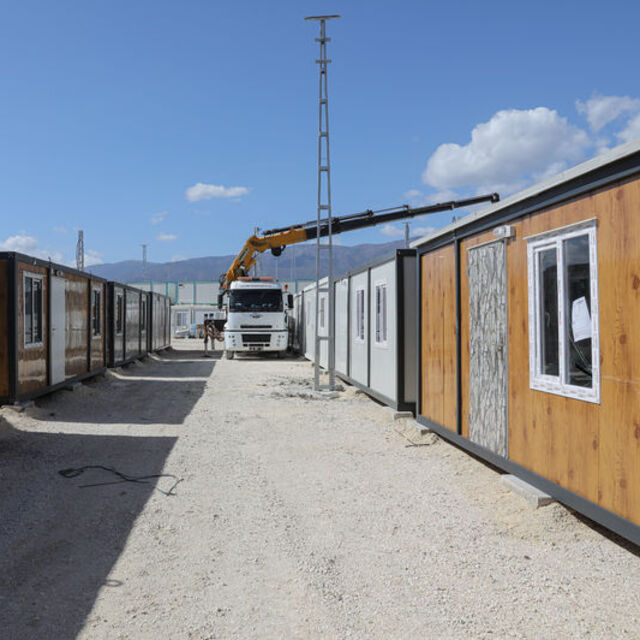 Avrupa'da yaşayan Türkler'den Hatay'da konteyner kent