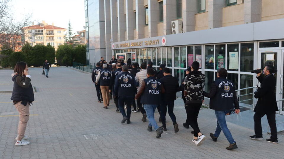 Denizli'de depremzede dolandırıcılarına operasyon: 12 tutuklama