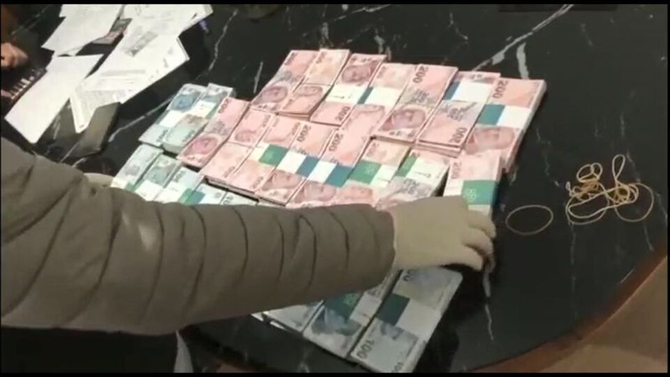 Bankaları seçtiler! 9 ilde 23 gözaltı! 100 milyon TL'lik dolandırıcılık!