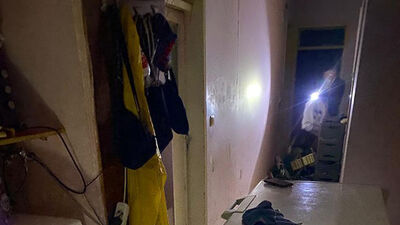 Ağır hasarlı evin kirasını istemiş