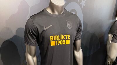 G.Saray özel formayla sahaya çıktı