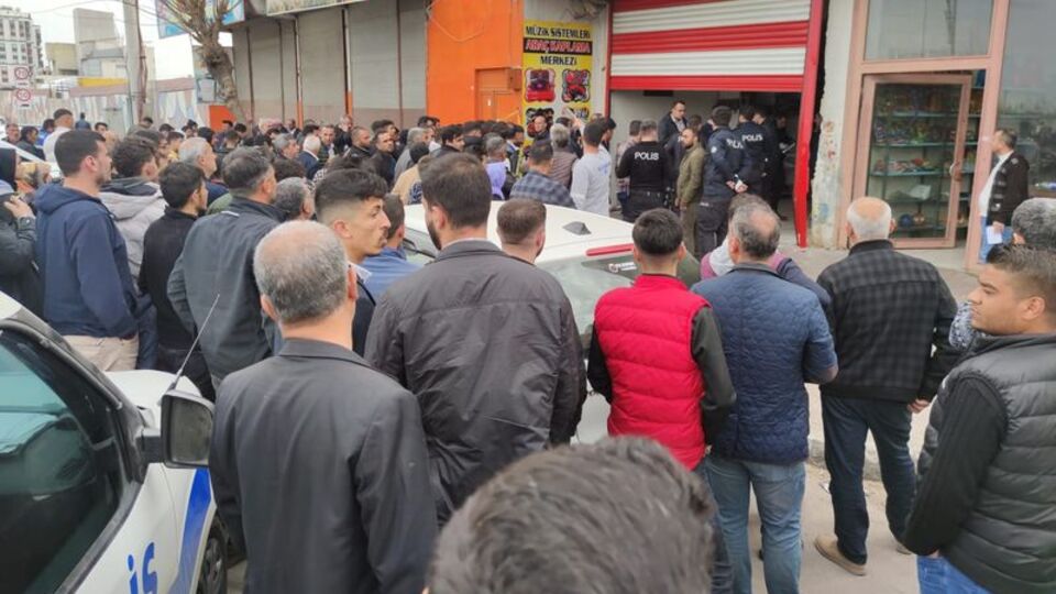 Gece iş yerinde kalan 2 arkadaş ölü bulundu