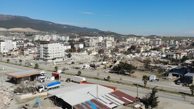 Depremzedelere getirilen çadırları çaldı!