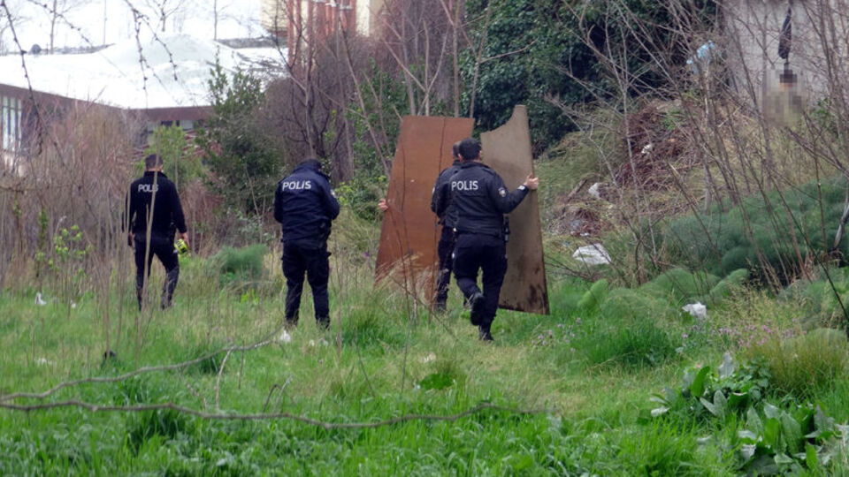 Cansız bedeni bahçenin parmaklıklarına astılar!