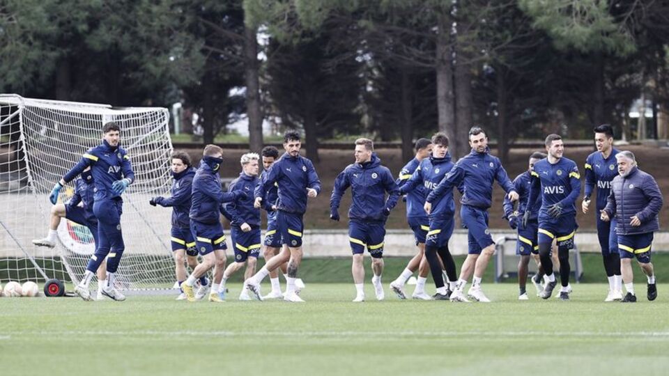 Fenerbahçe'de Sevilla mesaisi sürüyor