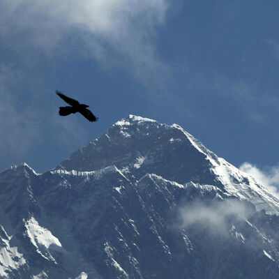 O ülkede dağlara yalnız tırmanmak yasaklandı