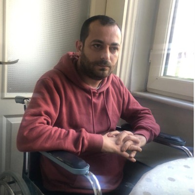 Hayatını karartan kişiyi sosyal medyada buldu